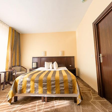 Hotel Parc ألبا يوليا المظهر الخارجي الصورة