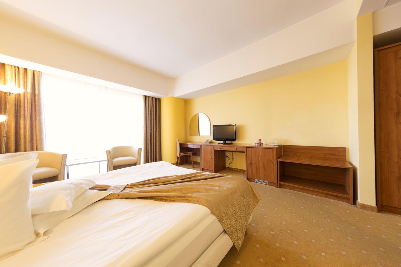 Hotel Parc ألبا يوليا المظهر الخارجي الصورة