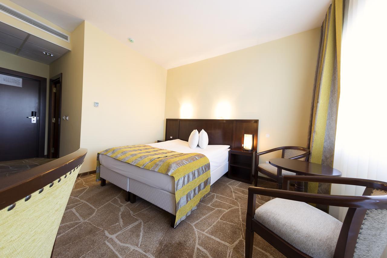 Hotel Parc ألبا يوليا المظهر الخارجي الصورة