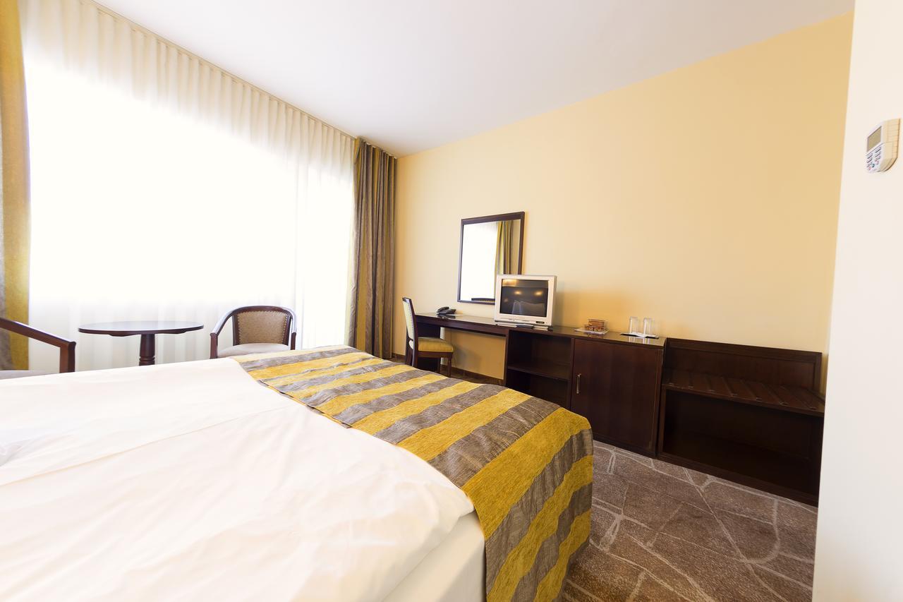 Hotel Parc ألبا يوليا المظهر الخارجي الصورة