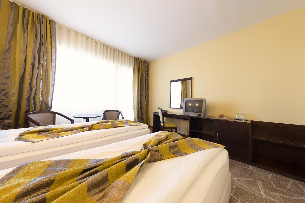 Hotel Parc ألبا يوليا المظهر الخارجي الصورة